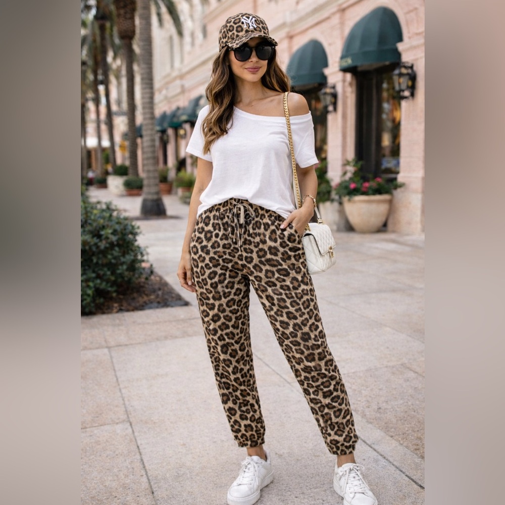 Zara woman Leopard Print Joggers